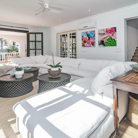 Vila Cortijo Blanco Marbella